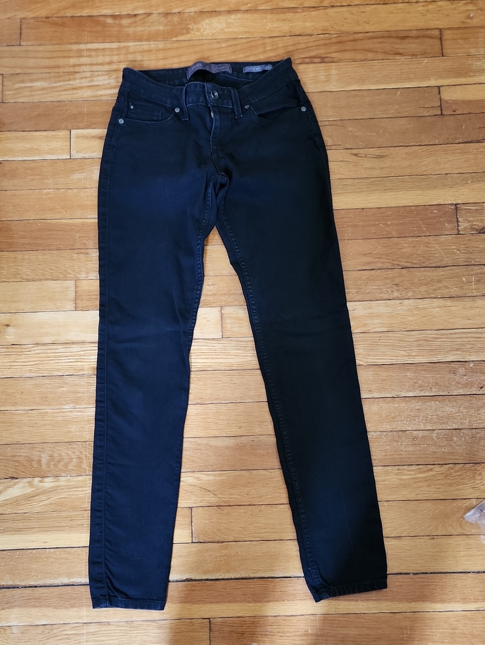 Guess Women's Skinny Jeans in Black